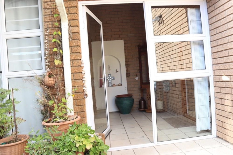 4 Bedroom Property for Sale in Gouritsmond Western Cape